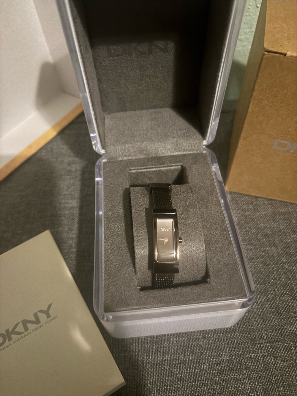 DKNY stainless steel mesh bracelet watch looks brand new NEEDS NEW BATTERY